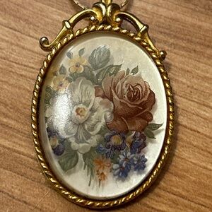 Beautiful Vintage 70’s Cabochon Floral Painted Necklace